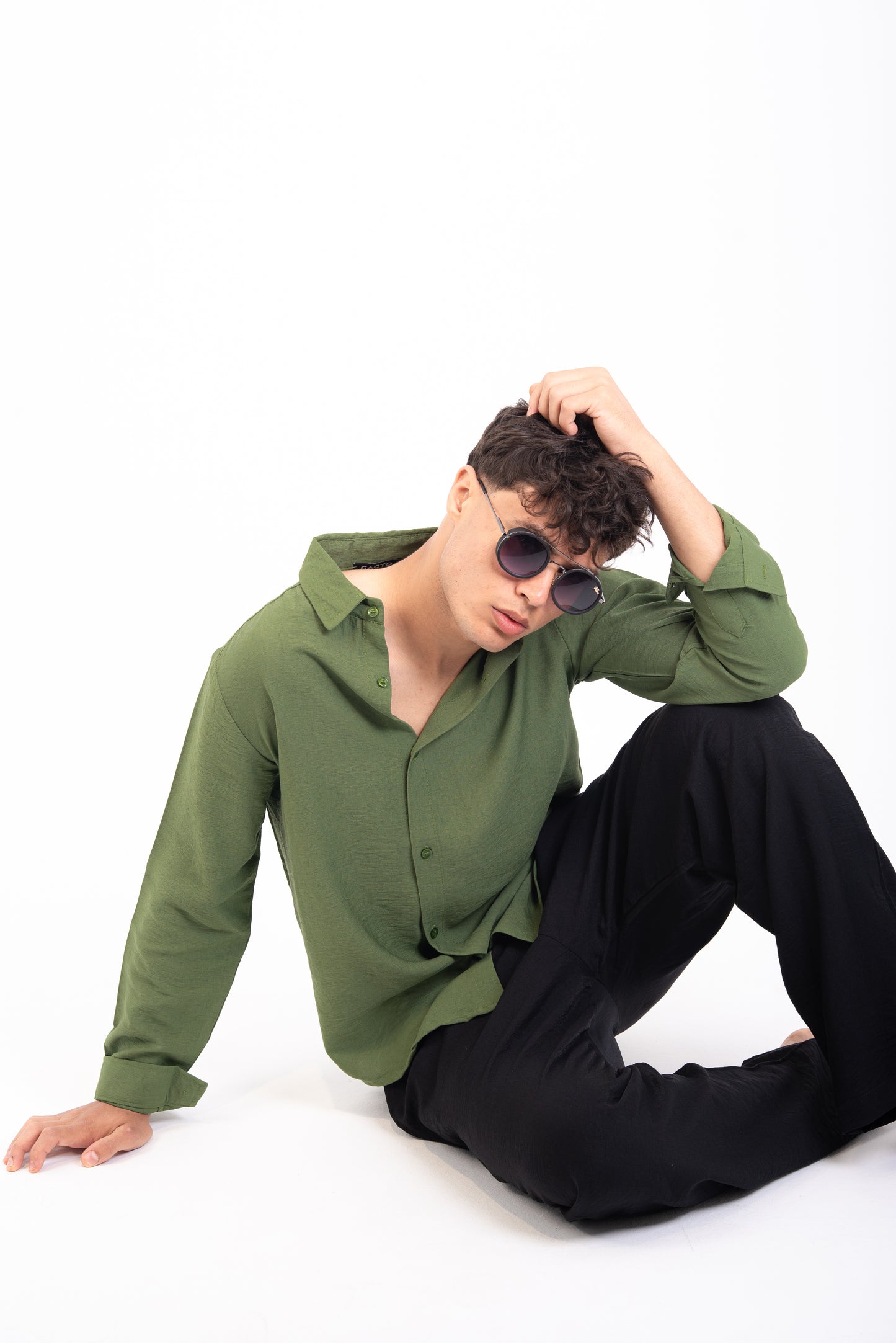 Oily linen shirt